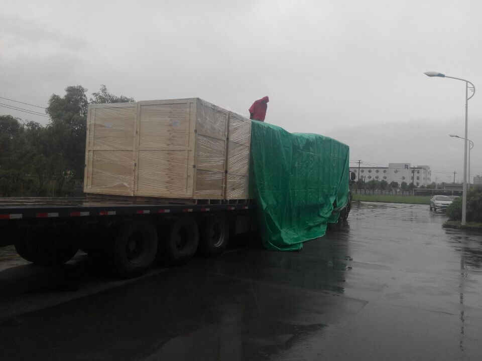 2017年6月北京創(chuàng)聯(lián)匯通電氣-雨中發(fā)貨現(xiàn)場，一直以顧客服務(wù)為較好