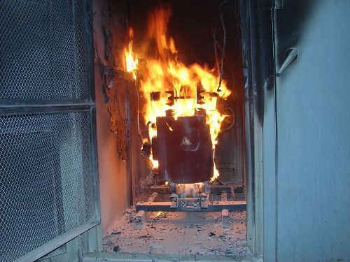 夏日炎炎，北京創(chuàng)聯(lián)匯通電氣教你必備油浸式變壓器防火常識